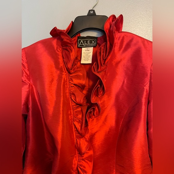 Red Top - Picture 3 of 4